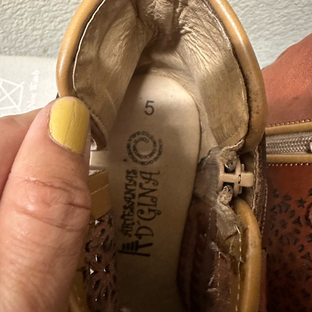 Hurache/heels, size 8usa 5mx.